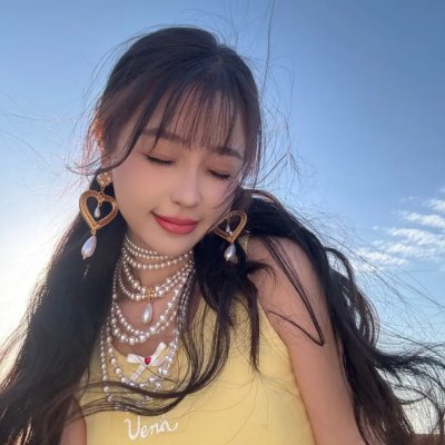 在阳光下腐烂